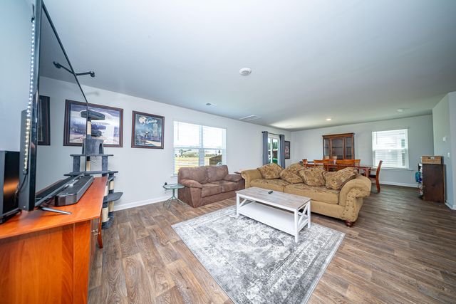 212 Coral Sunset Way, Summerville, SC 29486