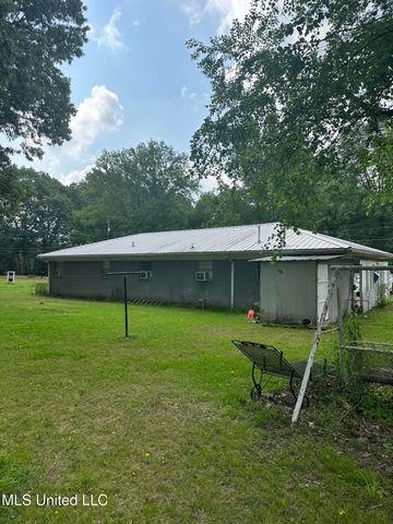 176 Revell Road, Grenada, MS 38901