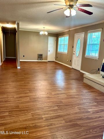176 Revell Road, Grenada, MS 38901