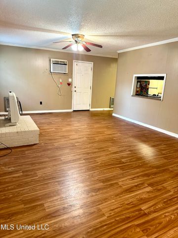 176 Revell Road, Grenada, MS 38901