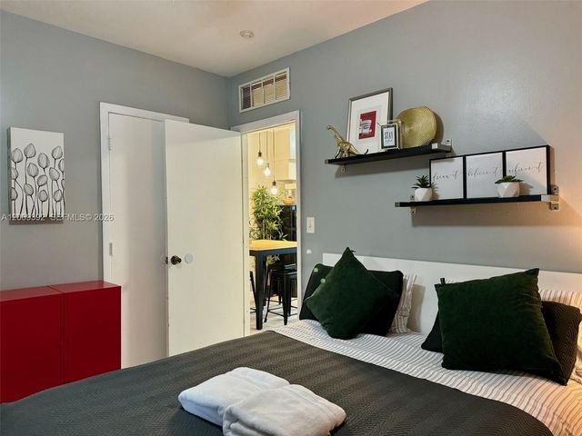 1130 NE 81st St 3, Miami, FL 33138