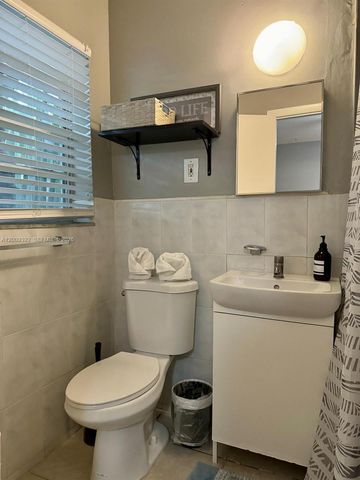 1130 NE 81st St 3, Miami, FL 33138