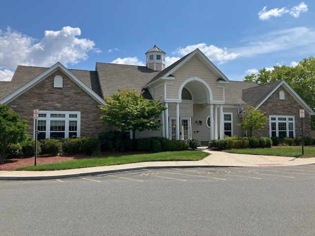 106 Sherwood Dr, Methuen, MA 01844