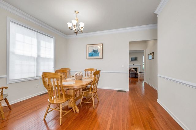 106 Sherwood Dr, Methuen, MA 01844