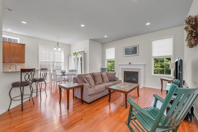 106 Sherwood Dr, Methuen, MA 01844