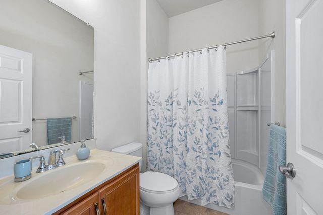 106 Sherwood Dr, Methuen, MA 01844