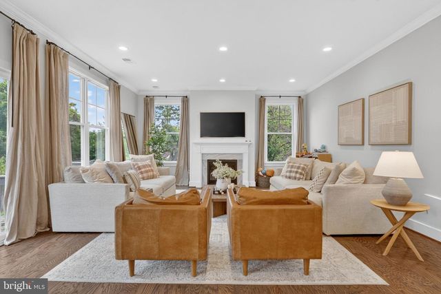 6804 FARRAGUT AVE, Falls Church, VA 22042