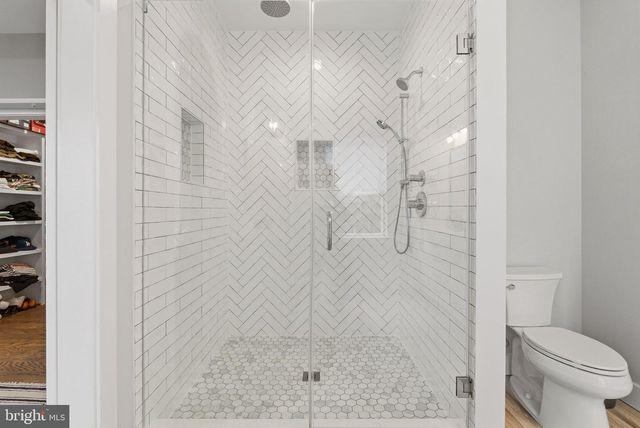 6804 FARRAGUT AVE, Falls Church, VA 22042
