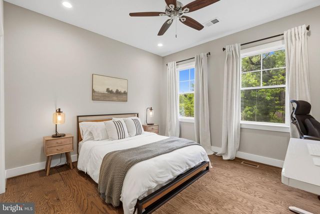 6804 FARRAGUT AVE, Falls Church, VA 22042