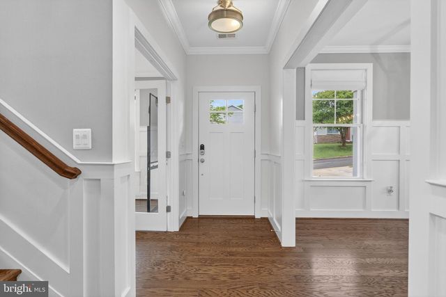 6804 FARRAGUT AVE, Falls Church, VA 22042