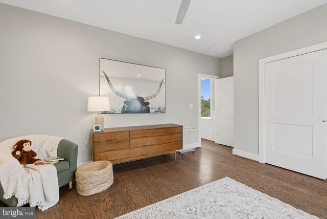 6804 FARRAGUT AVE, Falls Church, VA 22042