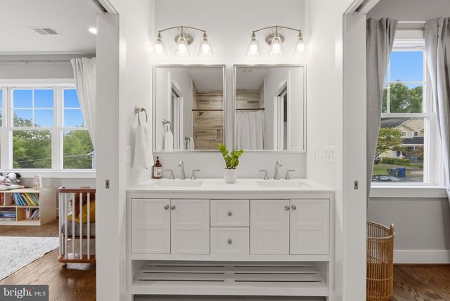 6804 FARRAGUT AVE, Falls Church, VA 22042