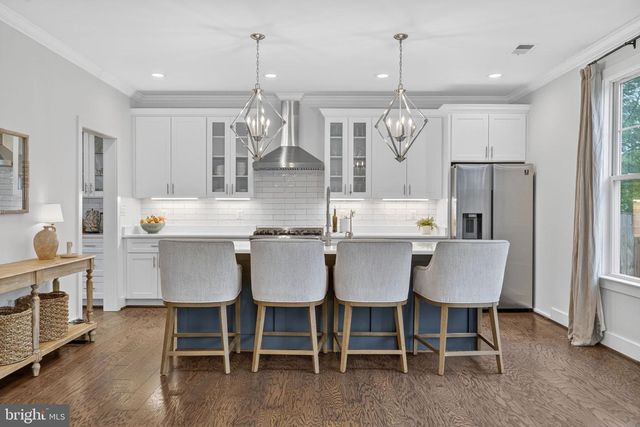 6804 FARRAGUT AVE, Falls Church, VA 22042