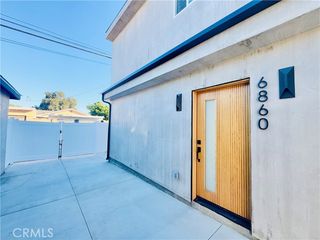 6860 Aura Avenue, Reseda (los Angeles), CA 91335
