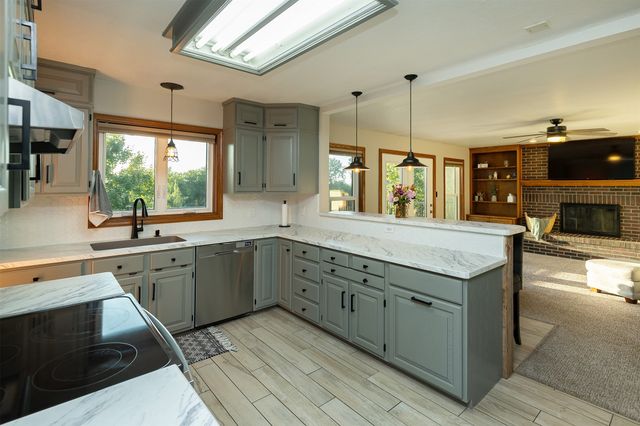 2125 W 15th Street S, Newton, IA 50208