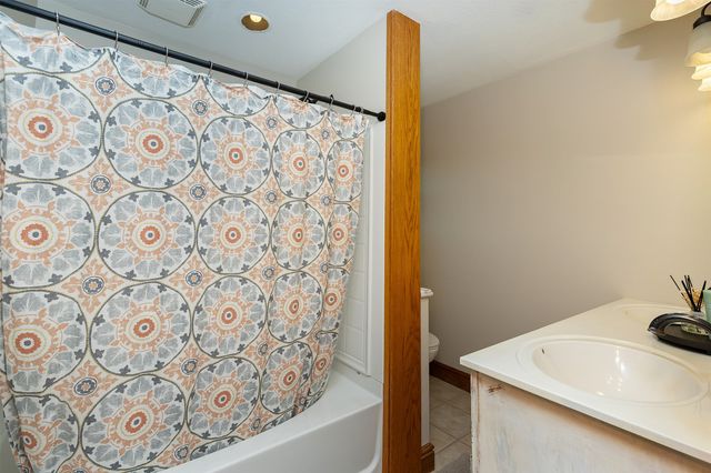 2125 W 15th Street S, Newton, IA 50208