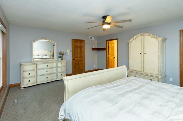 2125 W 15th Street S, Newton, IA 50208