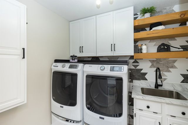 2125 W 15th Street S, Newton, IA 50208