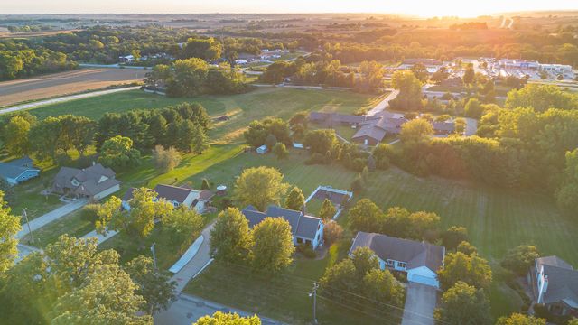 2125 W 15th Street S, Newton, IA 50208