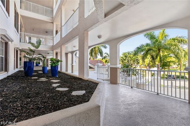 9121 Southmont CV 102, Fort Myers, FL 33908