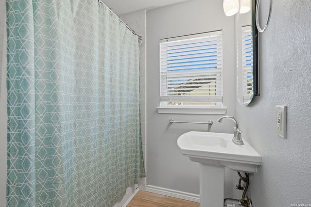 211 Brooks, Schertz, TX 78154