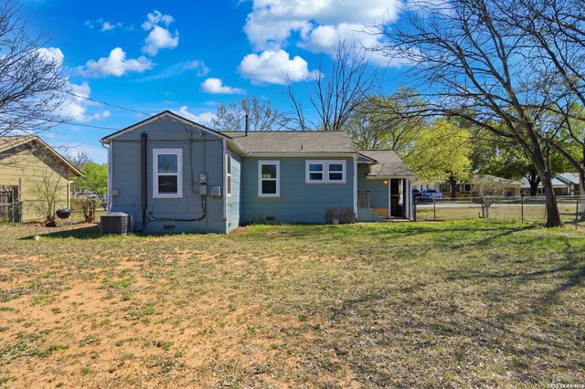 211 Brooks, Schertz, TX 78154