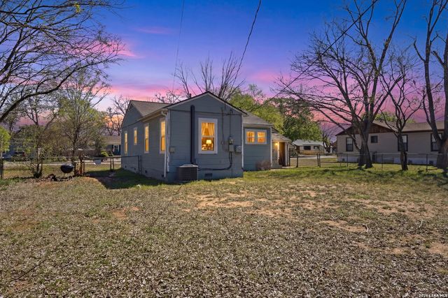 211 Brooks, Schertz, TX 78154