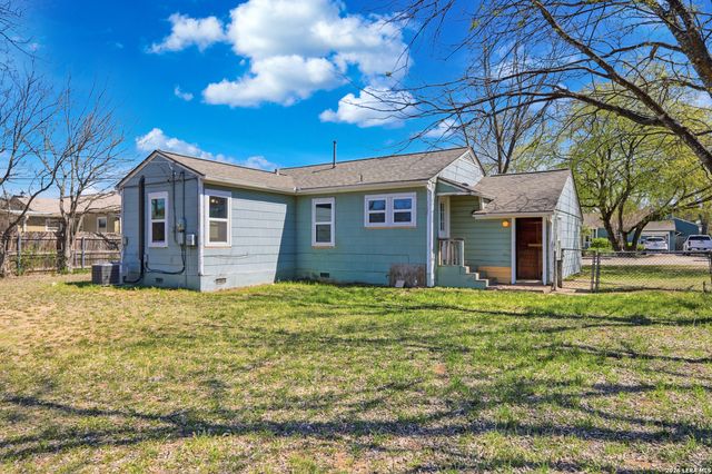 211 Brooks, Schertz, TX 78154