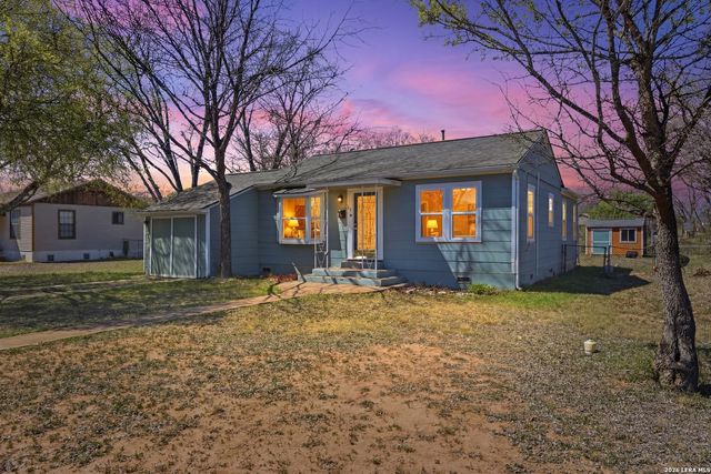 211 Brooks, Schertz, TX 78154