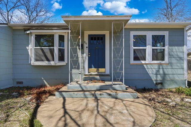 211 Brooks, Schertz, TX 78154