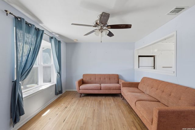 211 Brooks, Schertz, TX 78154