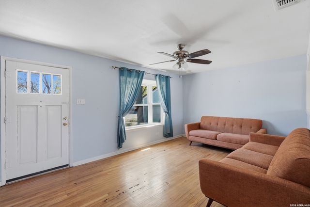 211 Brooks, Schertz, TX 78154