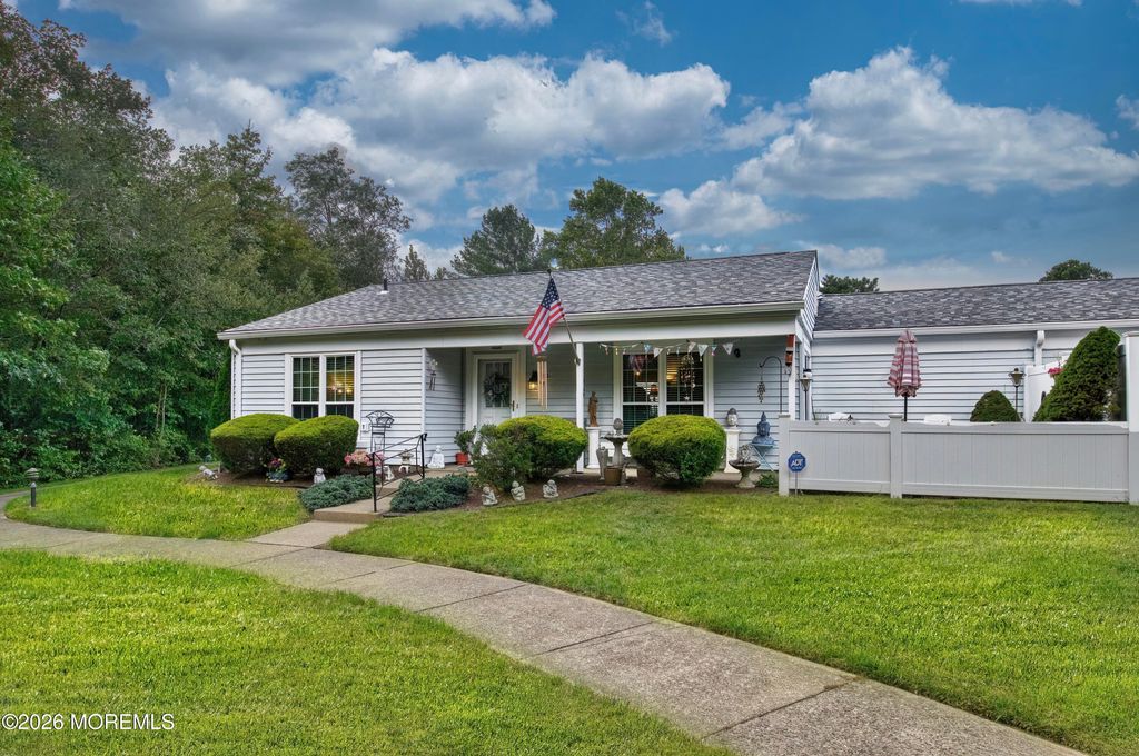 483A Winfield Court, Manchester, NJ 08759