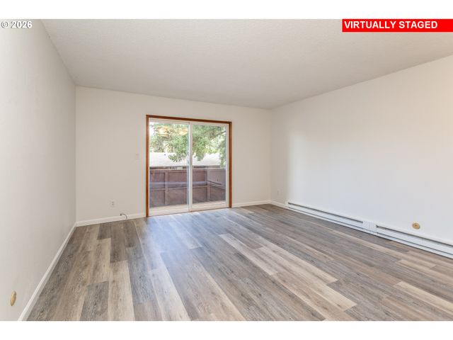 5005 Sw MITCHELL St 2, Portland, OR 97221