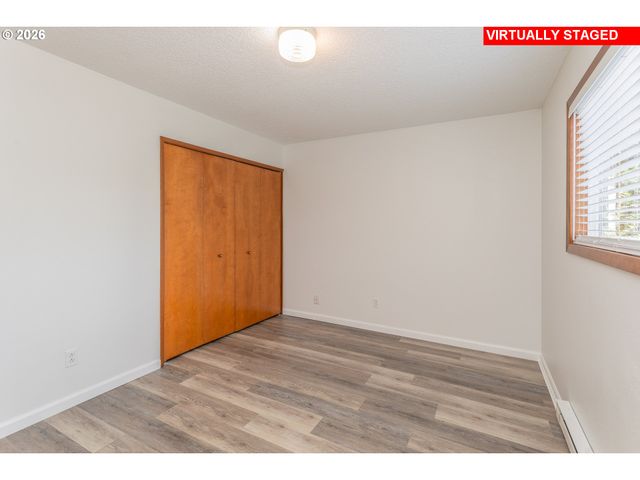 5005 Sw MITCHELL St 2, Portland, OR 97221