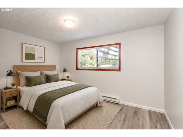 5005 Sw MITCHELL St 2, Portland, OR 97221
