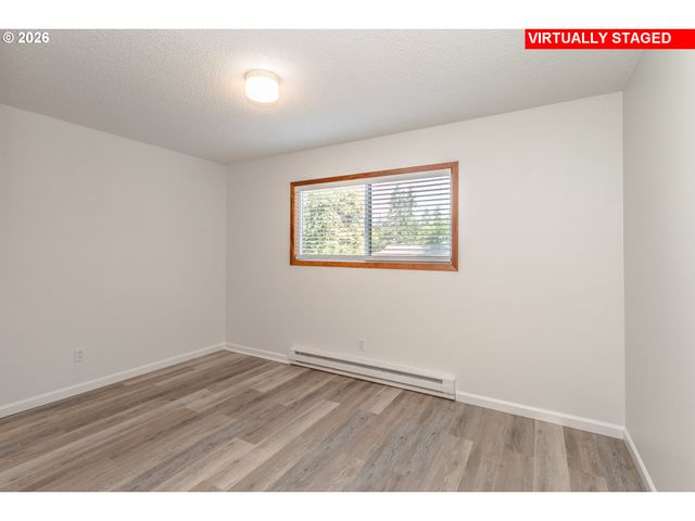 5005 Sw MITCHELL St 2, Portland, OR 97221