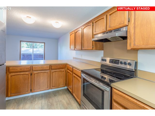 5005 Sw MITCHELL St 2, Portland, OR 97221