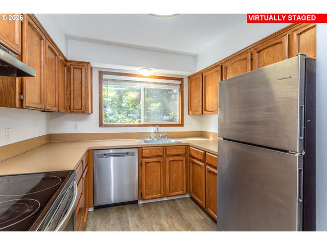 5005 Sw MITCHELL St 2, Portland, OR 97221