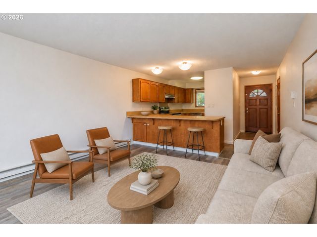 5005 Sw MITCHELL St 2, Portland, OR 97221