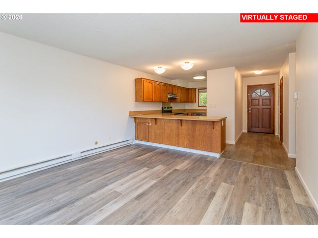 5005 Sw MITCHELL St 2, Portland, OR 97221