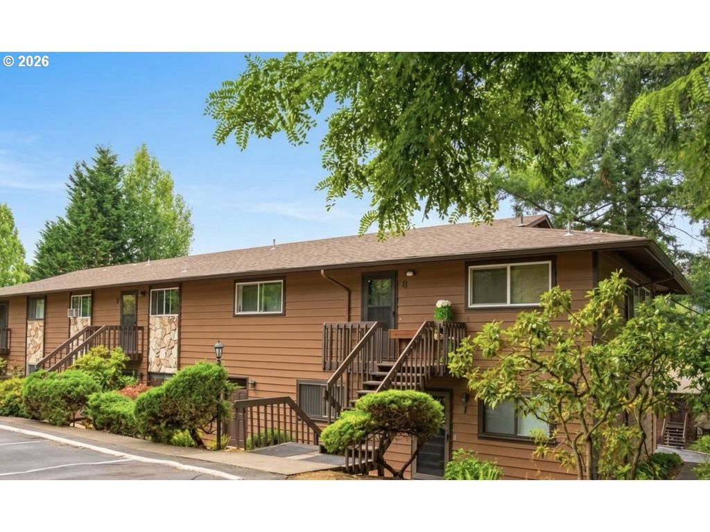 5005 Sw MITCHELL St 2, Portland, OR 97221