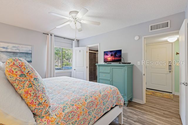 85 Folly Field Rd Apt 140, Hilton Head Island, SC 29928
