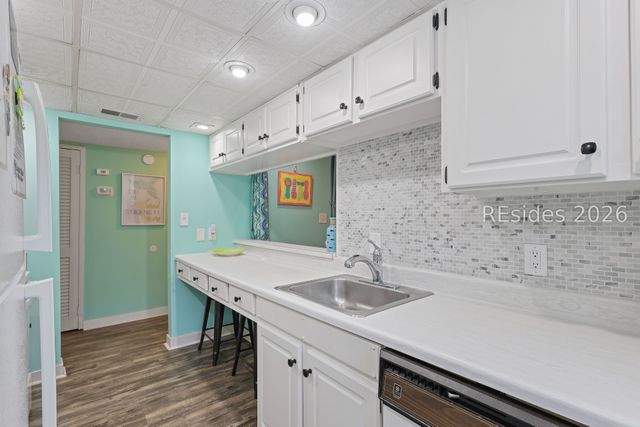 85 Folly Field Rd Apt 140, Hilton Head Island, SC 29928
