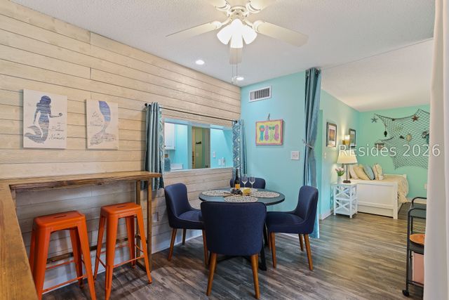 85 Folly Field Rd Apt 140, Hilton Head Island, SC 29928