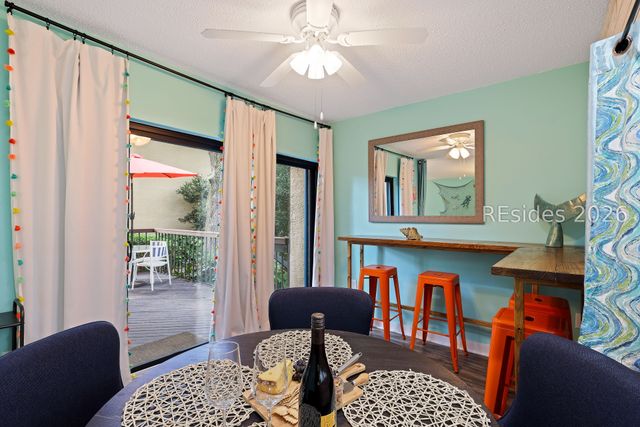85 Folly Field Rd Apt 140, Hilton Head Island, SC 29928