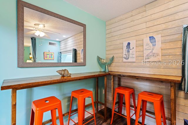 85 Folly Field Rd Apt 140, Hilton Head Island, SC 29928