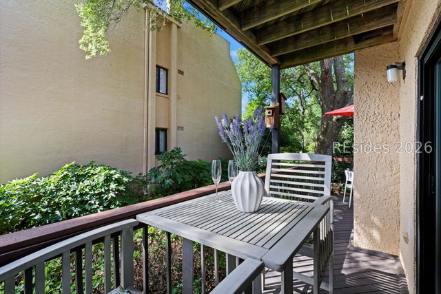 85 Folly Field Rd Apt 140, Hilton Head Island, SC 29928