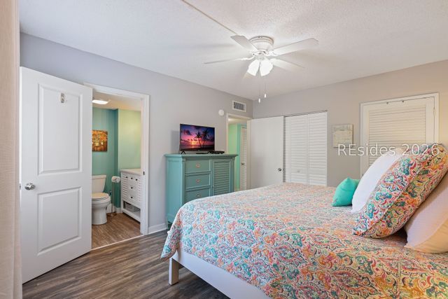 85 Folly Field Rd Apt 140, Hilton Head Island, SC 29928