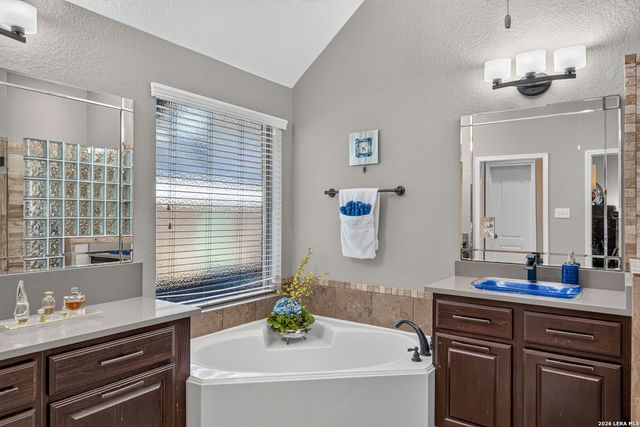 25814 Scenic Rock, San Antonio, TX 78255